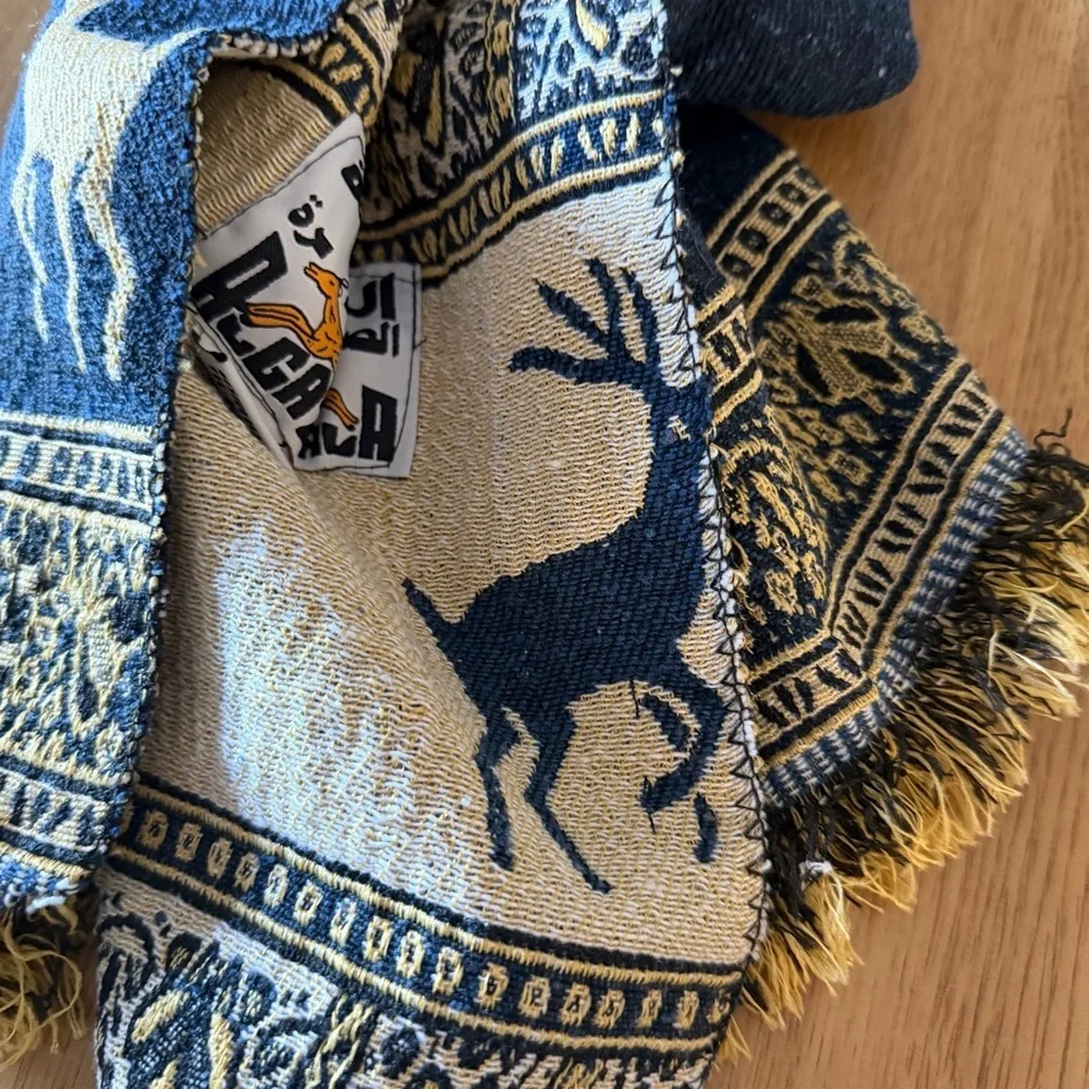 Vintage Authentic Egyptian Men's Blue and Cream Patterned Scarf Al Gazala Ataa